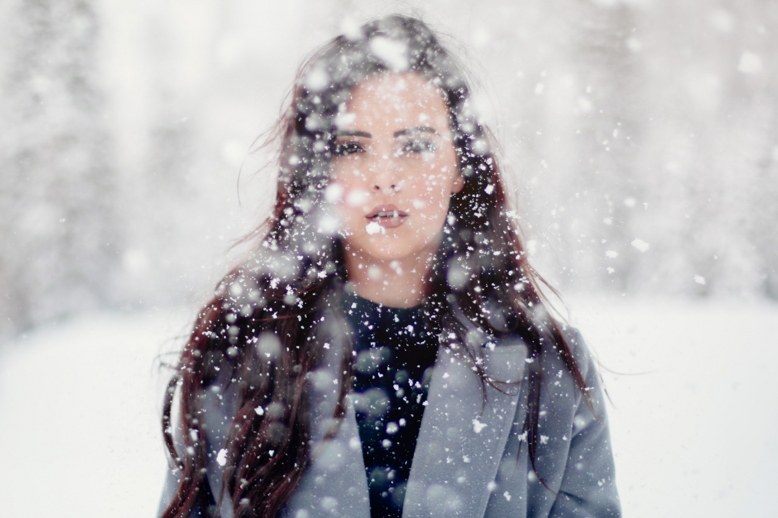 Холодно. Холод 9. Человек укутанный в шарф. Сильный мороз. Сильный моро.